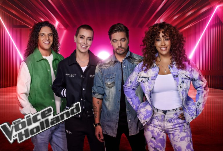 Logo The voice of Holland met de vier coaches