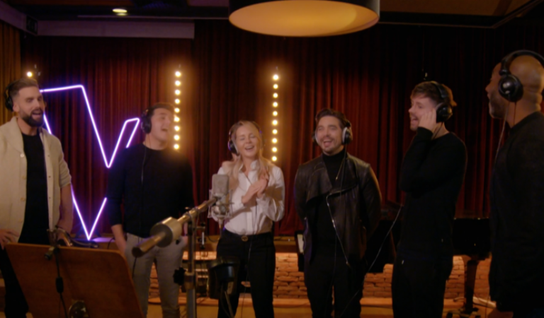 Foto van de clip van The Voice voor RTL Project Glimlach